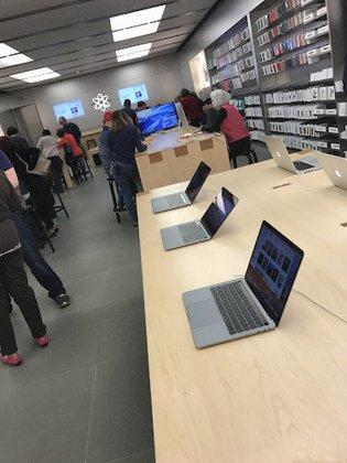 Apple Fairfax Corner