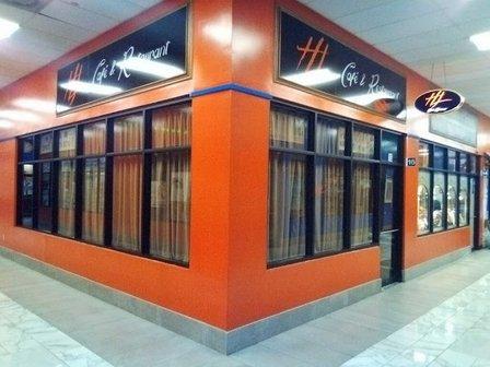 HL Cafe & Restaurant
