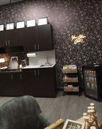 The Bronzed Babe LLC - Spray Tanning & Permanent Jewelry