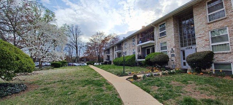 Lee Square Apartments