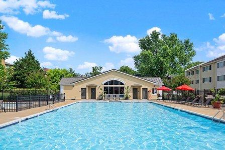 Tysons Glen Apartments & Townhomes