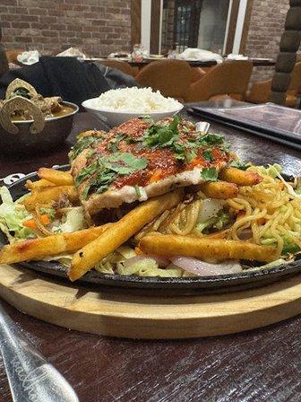 RoadHouse Momo & Grill