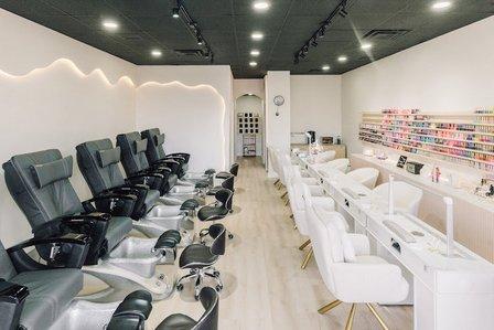 April Nails & Spa