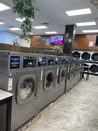Super Clean Laundromat