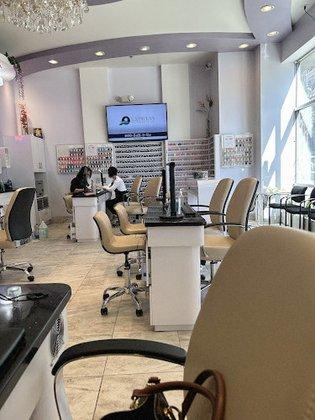 Luxury Nails Spa