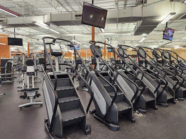 Gold's Gym - Merrifield