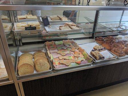 Weinegar’s Sweets & Treats