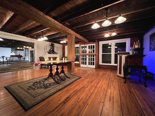Round Hill Design Studio