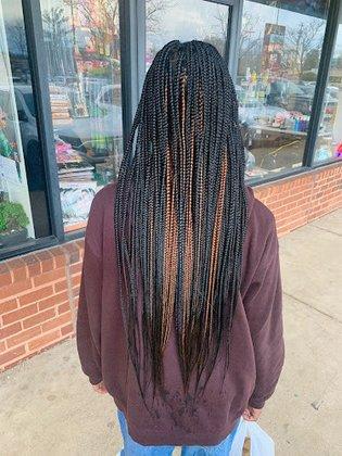 Miracle hands braiding Studio