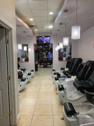 Present Nail Spa