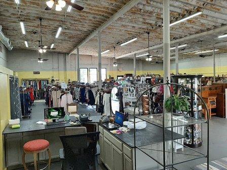 Re-Love It " Consignment Shoppe"