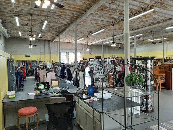 Re-Love It " Consignment Shoppe"