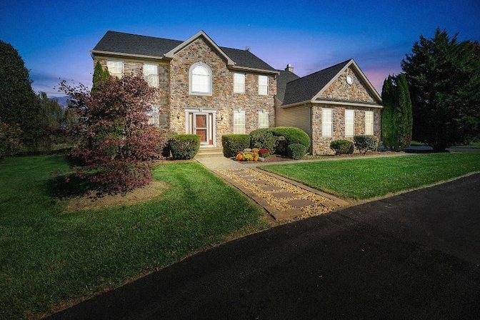 Christine Vandevender, Loudoun Homes
