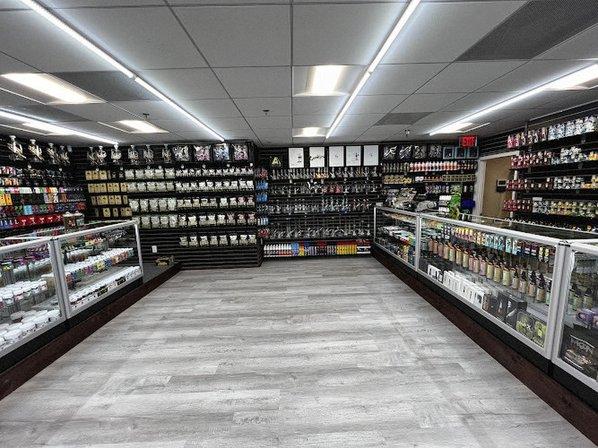 HUB - CBD, KRATOM, TOBACCO, DELTA-8, VAPES, AND MUCH MORE!