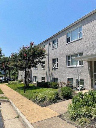 J At Falls Church Apartments