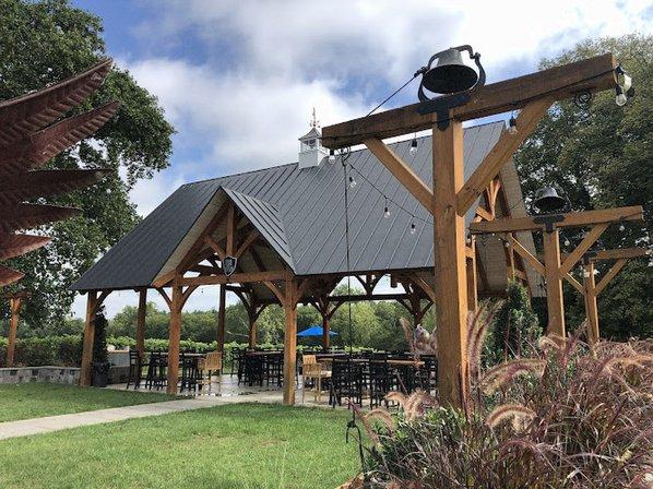 Bleu Frog Vineyards & Ole Bleu Brewery