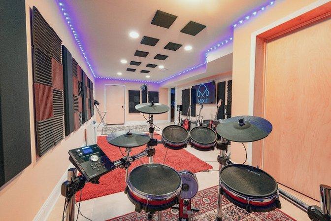 MIXIT Studios