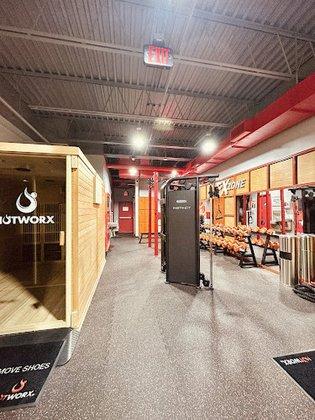 HOTWORX - Chantilly, VA (Sully Plaza)