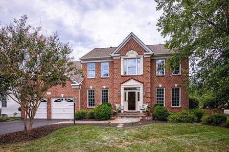 Lisa Alonso Properties