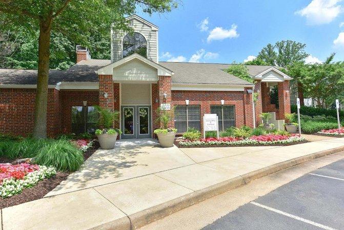 Windsor Oak Creek Apartments