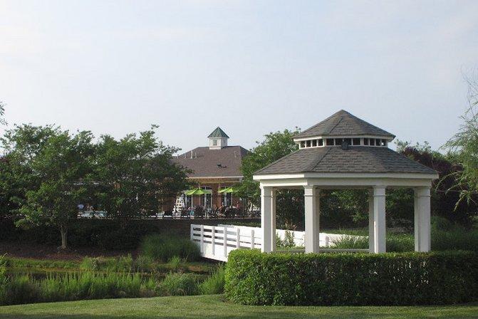 Christina Chee, Lifestyle & Real Estate Consultant