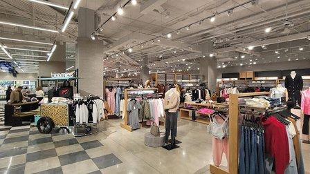Bloomie's by Bloomingdale's