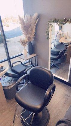 Crown’d Beauty Salon