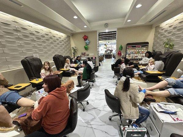 Charming Nails And Spa Vienna