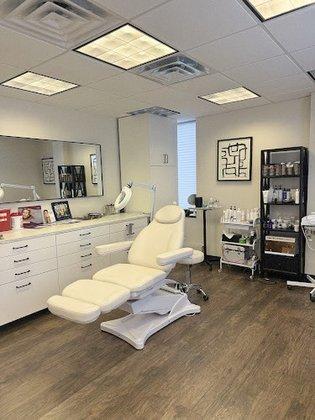 SL MedGlow Clinic