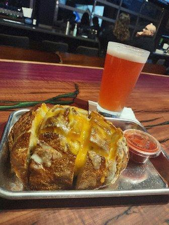 Rai's Pour House