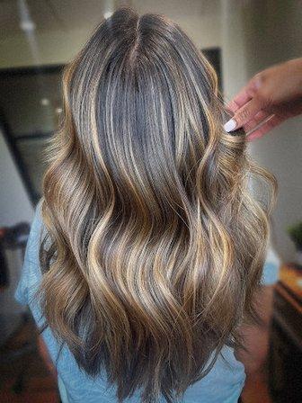Glossy Lengths Salon