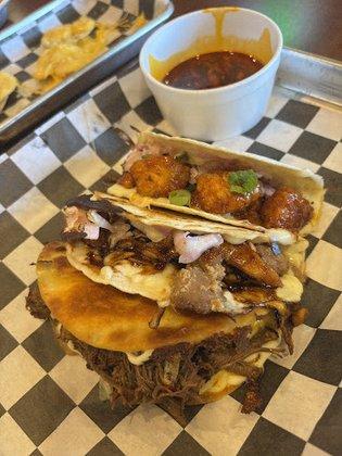 Taco Chinoz & Bar