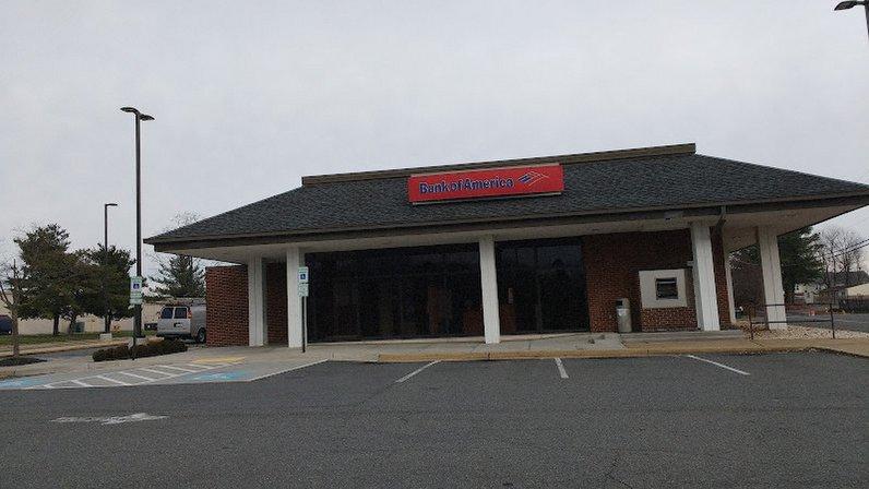 Bank of America (with Drive-thru ATM)