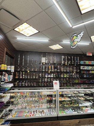 Tobacco Hut Vape - Fine Cigars - Hookah