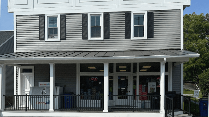 Round Hill Market
