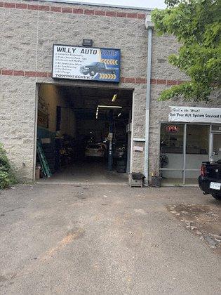 WILLY AUTO CARE LLC