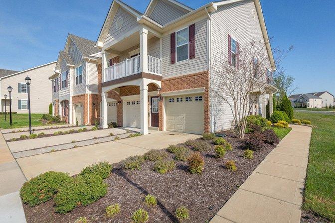 Asifa Zia -Real Estate -Pearson Smith Realty LLC