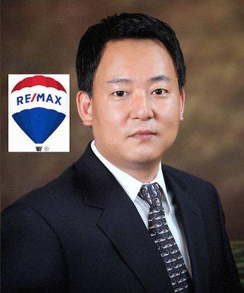 Moon Choi, Realtor