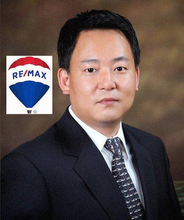 Moon Choi, Realtor