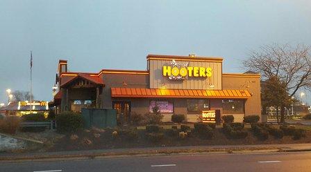 Hooters