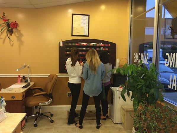 7 Nails & Spa Herndon