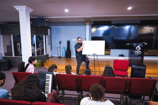 Tuband Academia Sterling VA