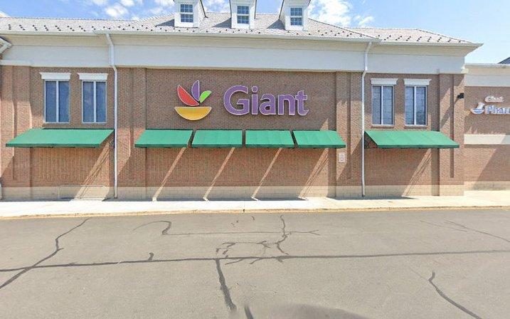 Giant Bakery