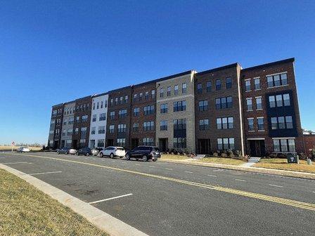 Metro Walk at Moorefield Station - Lofts