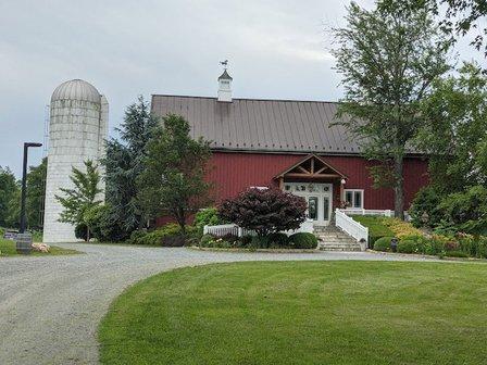 Sunset Hills Vineyard