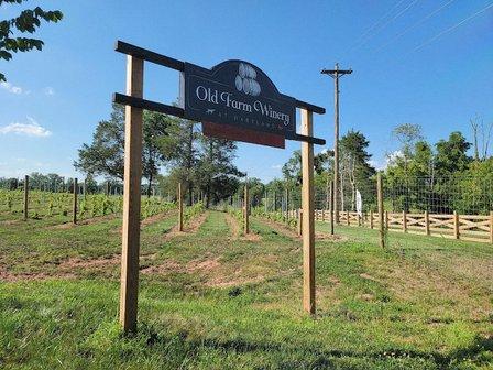 Old Farm Winery at Hartland