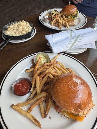 Juleps Kentucky Tavern