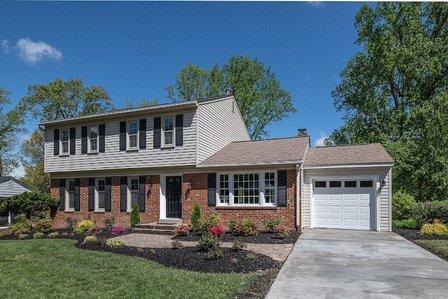 Mary Williams, Realtor