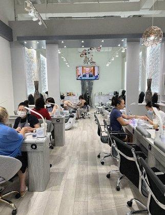 Luxe Nail Lounge