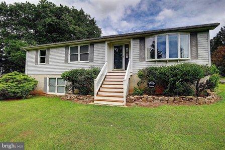 Karla Yarbrough, Hunt Country Sotheby's International Realty